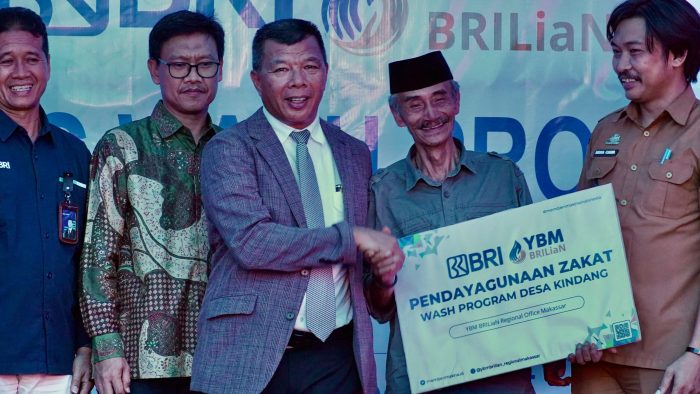 Bupati Bulukumba Andi Muchtar Ali Yusuf meresmikan program WASH berupa sumur bor, tandon air hingga pipanisasi di Dusun Bungaya, Desa Kindang.