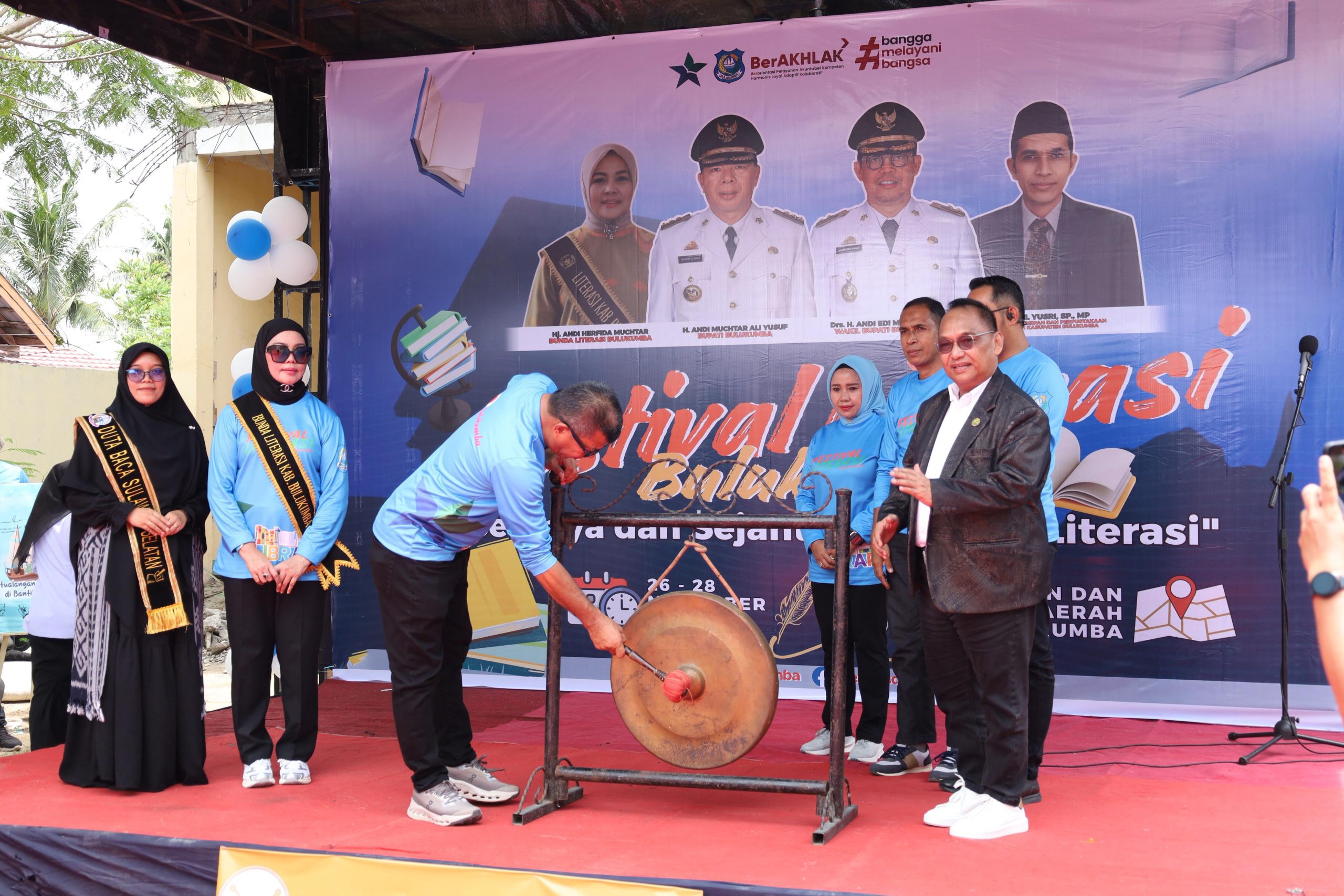 Festival Literasi Bulukumba 2025 resmi dibuka Bupati Andi Muchtar Ali Yusuf.