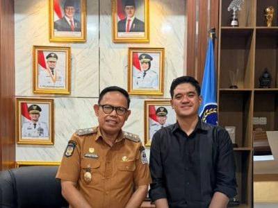 Finalis Indonesian Idol Season 14, Andi Aditya Prayoga saat bertemu Wakil Bupati Bone, Andi Akmal Pasluddin.