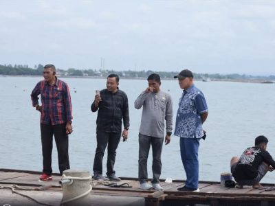 Komisi II DPRD Bulukumba meninjau pembangunan jeti dan fasilitas UMKM di kawasan Kolam Labuh Bulukumba