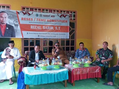 Anggota DPRD Bulukumba dari Fraksi PKS, Rizal Sarib, menyerap aspirasi warga Desa Gunturu, Kecamatan Herlang, Selasa, 2 Desember 2025.