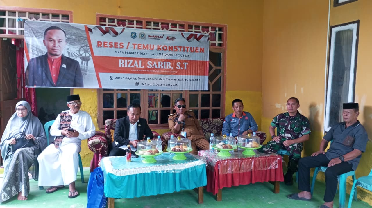 Anggota DPRD Bulukumba dari Fraksi PKS, Rizal Sarib, menyerap aspirasi warga Desa Gunturu, Kecamatan Herlang, Selasa, 2 Desember 2025.