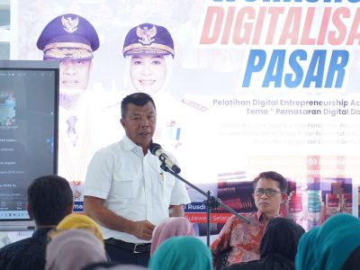 Bupati Bulukumba Andi Muchtar Ali Yusuf membuka Workshop Digitalisasi Pasar yang digelar sebagai kolaborasi Disperindag Sulsel dan Balai SDM Komdigi Makassar.