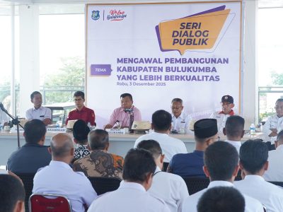 Dialog Publik Pemkab Bulukumba kembali digelar bersama Bupati Andi Muchtar Ali Yusuf dan berbagai elemen masyarakat untuk mengawal pembangunan yang lebih berkualitas.