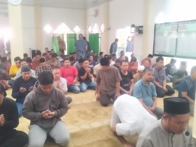Masjid Nurul Afiat RSUD Bulukumba menggalang donasi Celengan Jumat untuk korban bencana Sumatera dan Aceh.