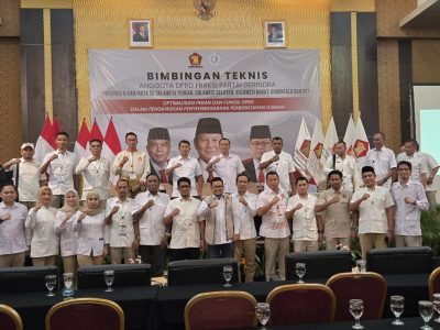 Gerindra Bulukumba mendapat amanah dari Pemerintah Pusat untuk mengawal program strategis nasional, termasuk Koperasi Merah Putih. Syahruni Haris tegaskan kader wajib pastikan program presiden berjalan optimal.
