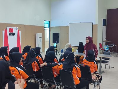 RSUD Bulukumba mengadakan sosialisasi cuci tangan dan penggunaan spill kit untuk 64 petugas cleaning service.