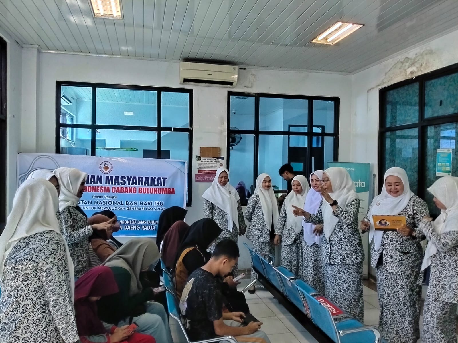 Ikatan Bidan Indonesia (IBI) Ranting RSUD HASDR Bulukumba menggelar Gerakan Skrining Cegah Anemia Defisiensi Besi (ADB) dan edukasi gizi 1000 HPK untuk ibu hamil, menyusui, bayi, dan anak.