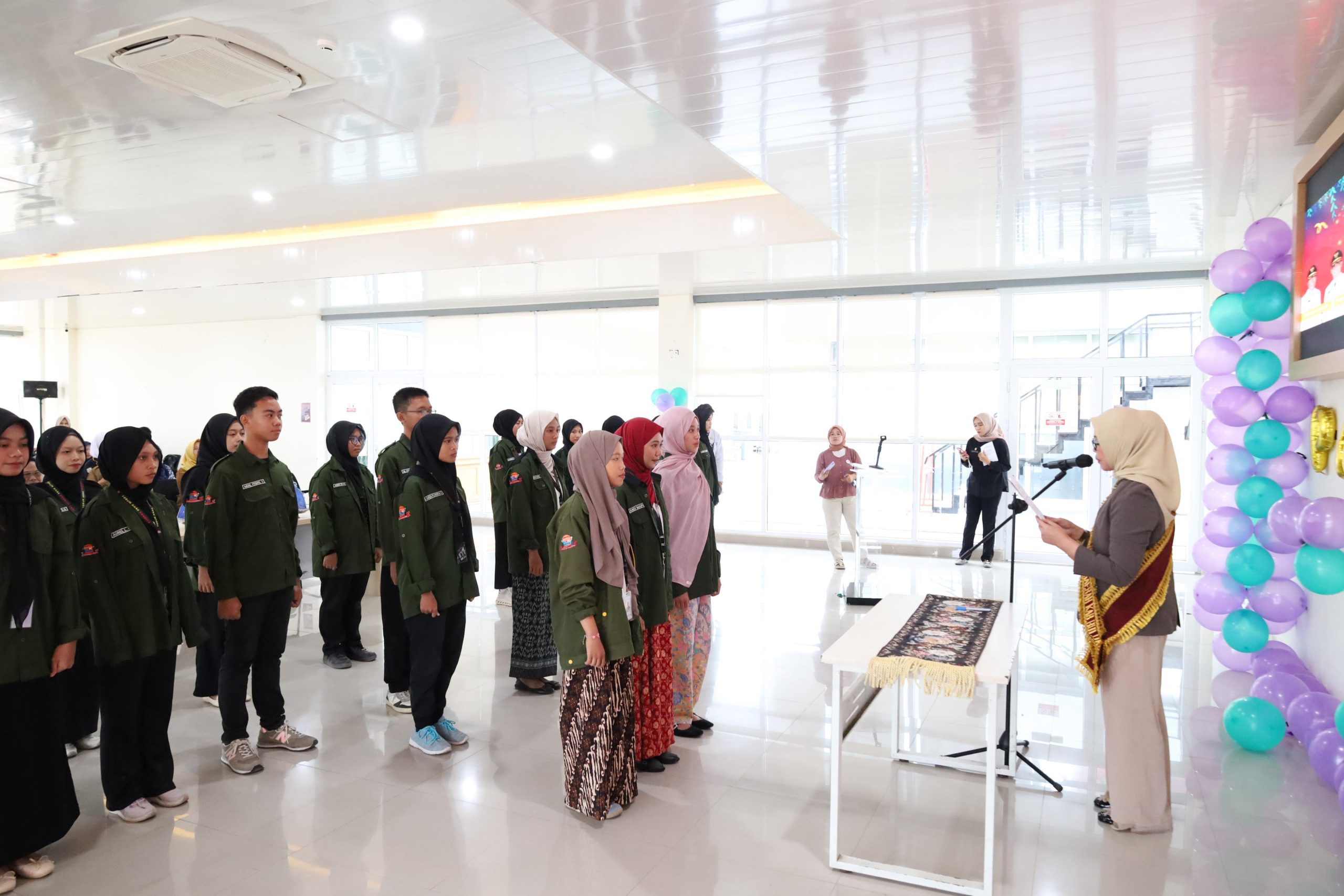 Pemkab Bulukumba mengukuhkan Forum Anak Panrita Lopi periode 2025–2026 sebagai wujud komitmen pembangunan daerah yang responsif terhadap hak dan aspirasi anak.