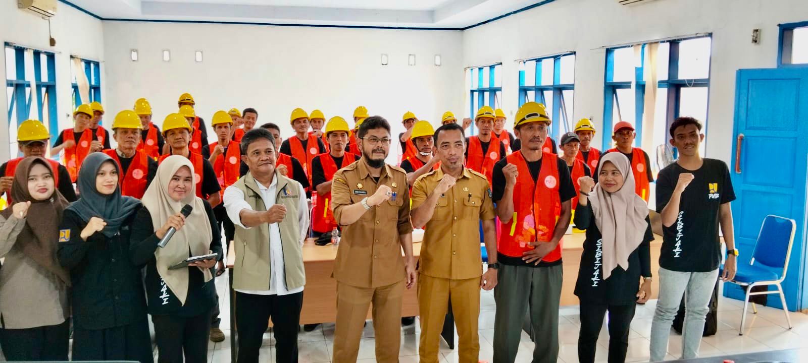 Pemkab Bulukumba melalui Dinas PUTR menggelar Uji Sertifikasi Tukang Pasang Bata Jenjang 1 untuk meningkatkan kompetensi dan daya saing tenaga kerja konstruksi lokal, 15 Desember 2025.