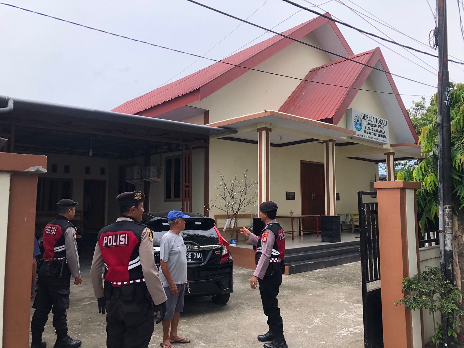 Polres Bulukumba meningkatkan patroli dan pengamanan di gereja-gereja jelang Natal guna memastikan kamtibmas aman dan ibadah umat Kristiani berjalan kondusif.