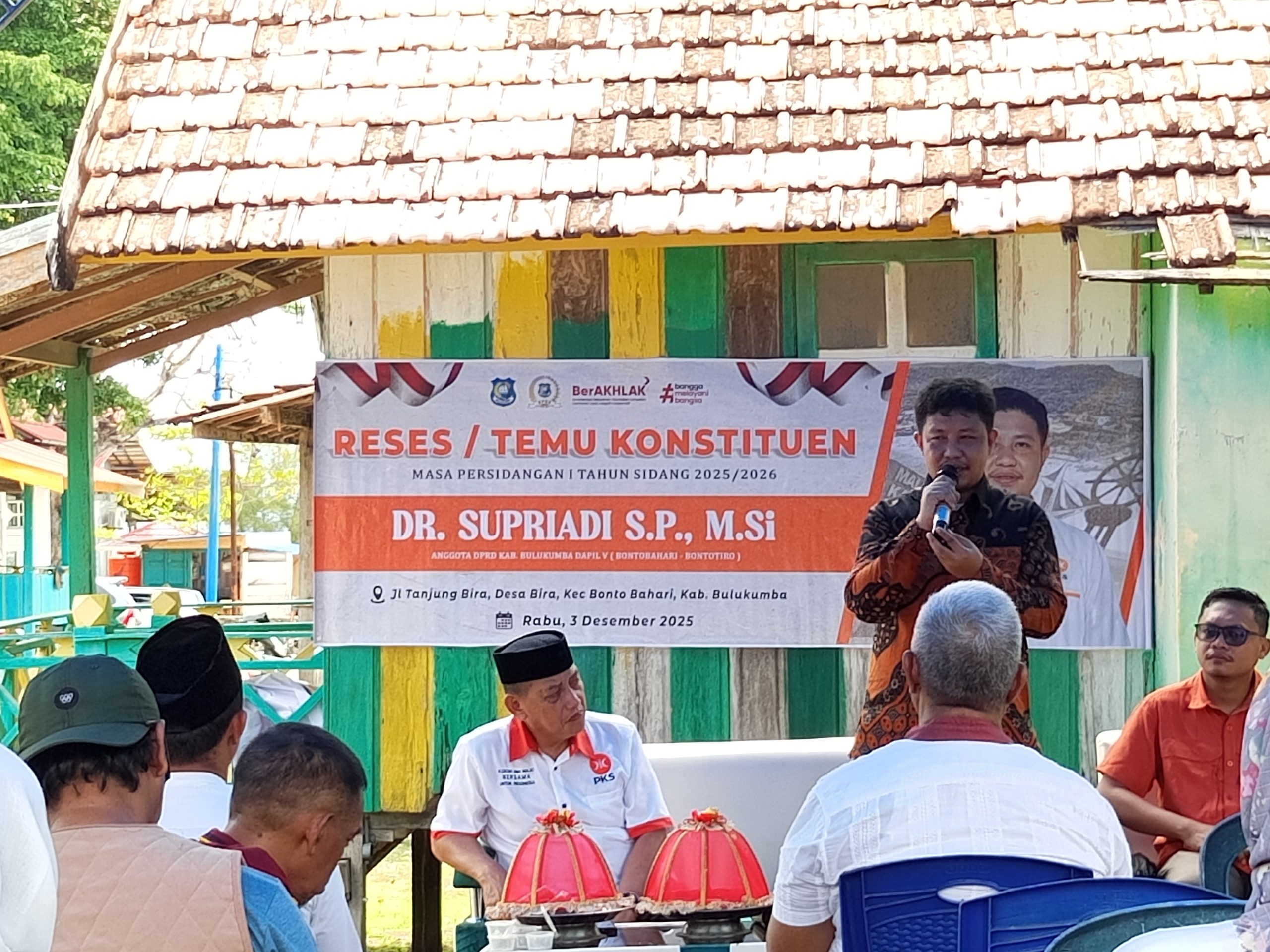 Anggota DPRD Bulukumba Dr. Supriadi menggelar reses di Desa Bira, Kecamatan Bontobahari, Rabu 3 Desember 2025.