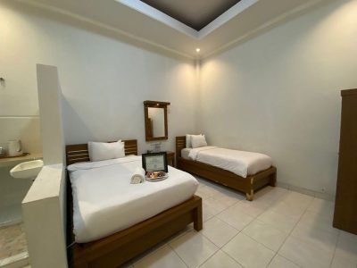 Kamar Hotel Agri Bulukumba hadir dengan kenyamanan maksimal, bersih, rapi, dan siap menjadi tempat istirahat terbaik Anda selama berlibur atau berbisnis di Kota Bulukumba.