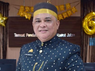 Direktur RSUD HASDR Bulukumba, dr. Rizal Ridwan Dappi, meraih Penghargaan GOLD di GENTING Collaboration Summit 2025 berkat kontribusinya sebagai Orang Tua Asuh dalam percepatan penurunan stunting.