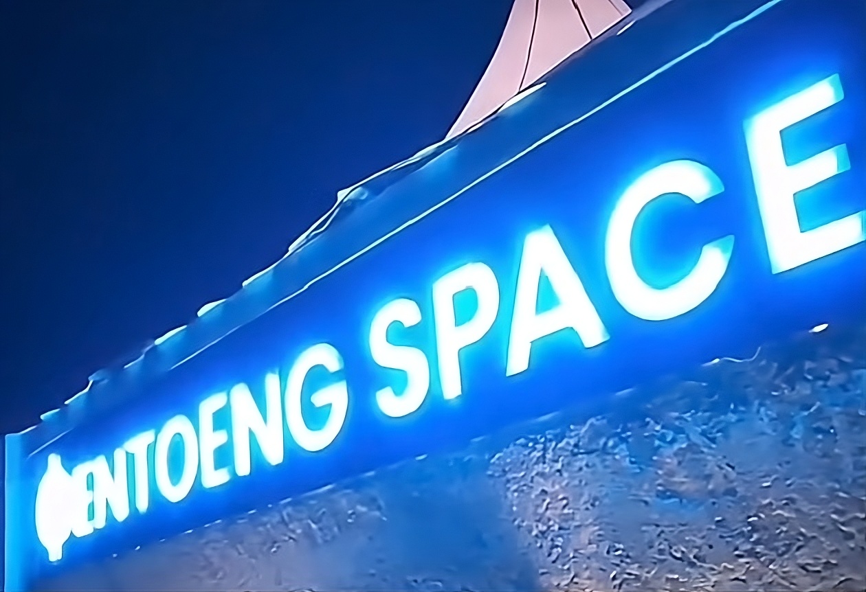 Oentoeng Space Kafe Bulukumba menghadirkan promo diskon 10 persen untuk semua menu minuman bagi pengguna Smartfren dengan penukaran SmartPoin. Promo berlaku hingga Januari 2026.