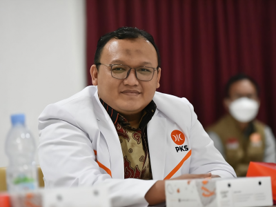 Sekretaris Jenderal PKS, Muhammad Kholid menegaskan Partai Keadilan Sejahtera belum mengambil sikap terkait wacana Pilkada melalui DPRD.