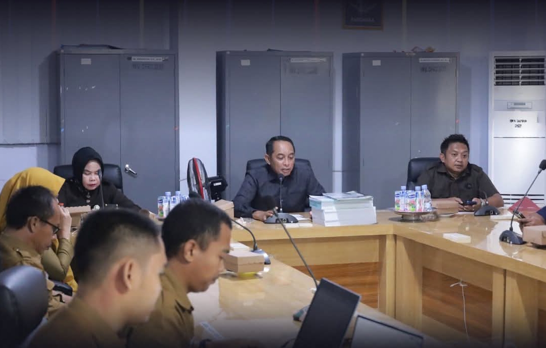 RDP Komisi IV DPRD Bulukumba membahas penganggaran upah PPPK Paruh Waktu di Ruang Rapat DPRD