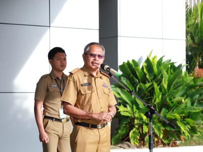 Sekda Bulukumba Muh Ali Saleng memimpin Apel Gabungan OPD Pemerintah Kabupaten Bulukumba awal tahun 2026