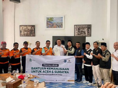 Penyerahan donasi kemanusiaan Bulukumba Rp500 juta kepada Pemkab Tanah Datar di Rumah Jabatan Bupati