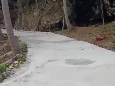 Kondisi Jalan Poros Pantai Marumasa di Dusun Dauhe Bulukumba setelah dibeton melalui swadaya masyarakat