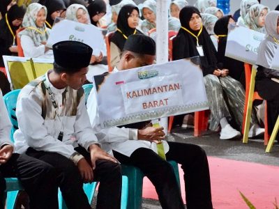 Bupati Bulukumba Andi Muchtar Ali Yusuf menjamu ratusan santri Indonesia di Rumah Jabatan Bupati