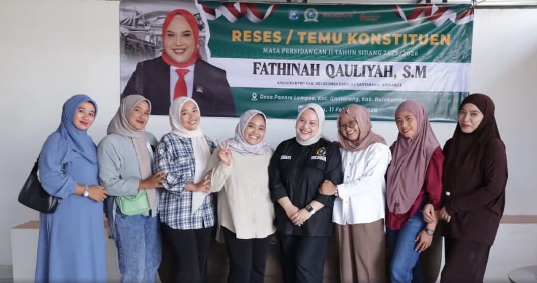 Anggota DPRD Bulukumba Fatinah Qauliyah saat melaksanakan reses di BTN Bayu Perdana 5 Desa Paenre Lompoe