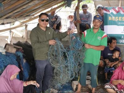 Fahidin HDK berdialog dengan nelayan dan petani rumput laut saat reses DPRD Bulukumba di Bintarore