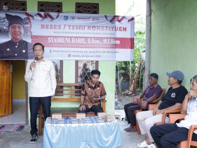 Anggota DPRD Bulukumba Syahruni Haris saat reses bersama nelayan Ujung Bulu