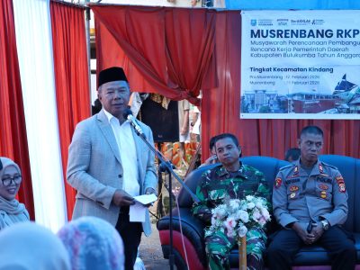 Bupati Bulukumba Andi Muchtar Ali Yusuf menyampaikan arahan pada Musrenbang Kecamatan Kindang 2026