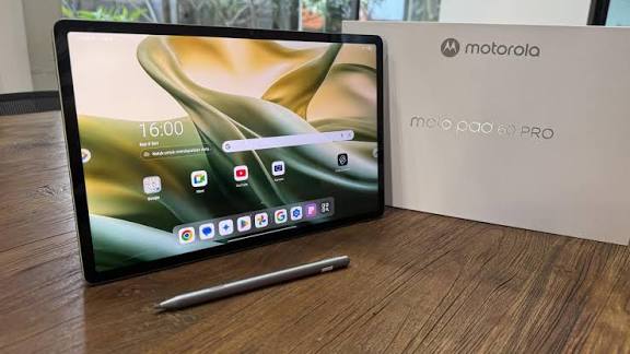 Motorola Moto Pad 60 Pro tablet untuk content creator dan gamer dengan layar 12,7 inci 144 Hz