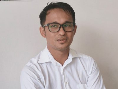Ketua JOIN Bulukumba memberikan pernyataan terkait klarifikasi isu setoran tambang kepada media.