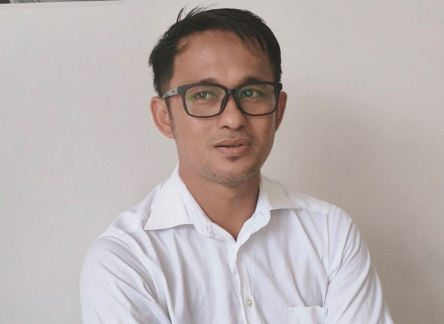 Ketua JOIN Bulukumba memberikan pernyataan terkait klarifikasi isu setoran tambang kepada media.