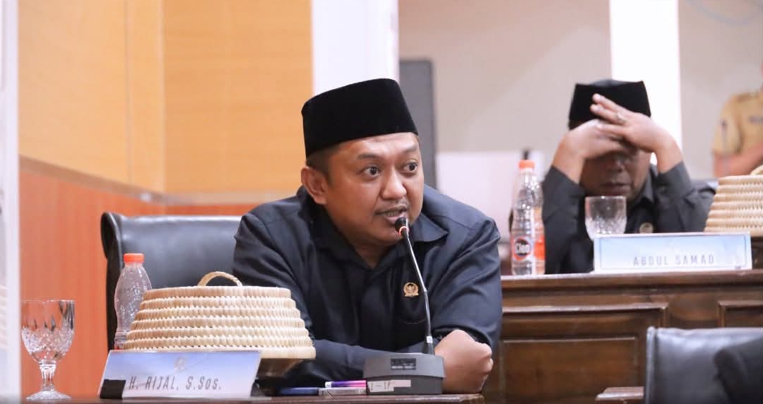 Rapat Paripurna DPRD Bulukumba saat penyampaian LKPJ Bupati Tahun Anggaran 2025 dengan interupsi anggota dewan