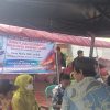 Relawan Asosiasi Mitra MBG Bulukumba menyiapkan dapur umum bagi korban kebakaran di Kelurahan Terang-Terang Kecamatan Ujung Bulu.