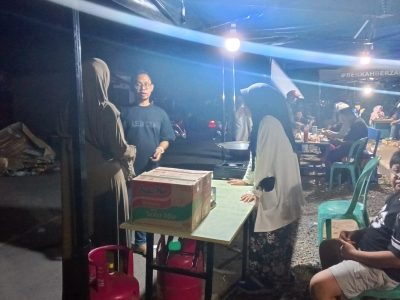 Dapur darurat korban kebakaran Bulukumba yang didirikan Safwan Ma’arif untuk melayani pengungsi di Kelurahan Terang-Terang.