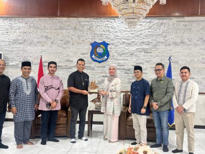 Pemimpin Wilayah PT Pegadaian Kanwil VI Makassar Pratikno bertemu Ketua TP PKK Bulukumba Andi Herfida Muchtar dalam kunjungan Safari Ramadan.