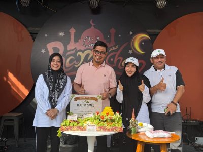 grand opening Healthy Space by RR di Bulukumba yang diramaikan senam kebugaran bersama warga dan tamu undangan
