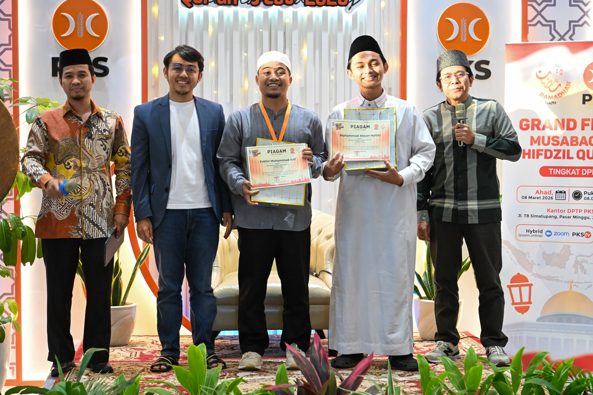 Muh. Ridwan dari Bulukumba Sulawesi Selatan meraih juara pertama kategori Juz 30 pada MHQ Nasional PKS 2026.