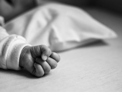 Polresta Yogyakarta menggerebek daycare Little Aresha di Sorosutan, Umbulharjo, setelah ditemukan dugaan kekerasan terhadap anak. Dari 103 anak yang terdaftar, sedikitnya 53 anak terindikasi menjadi korban, sementara 13 orang telah ditetapkan sebagai tersangka.