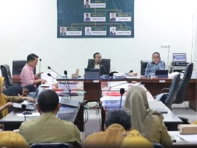 Rapat Pansus LKPJ DPRD bersama OPD pengelola pendapatan membahas evaluasi pendapatan daerah 2025