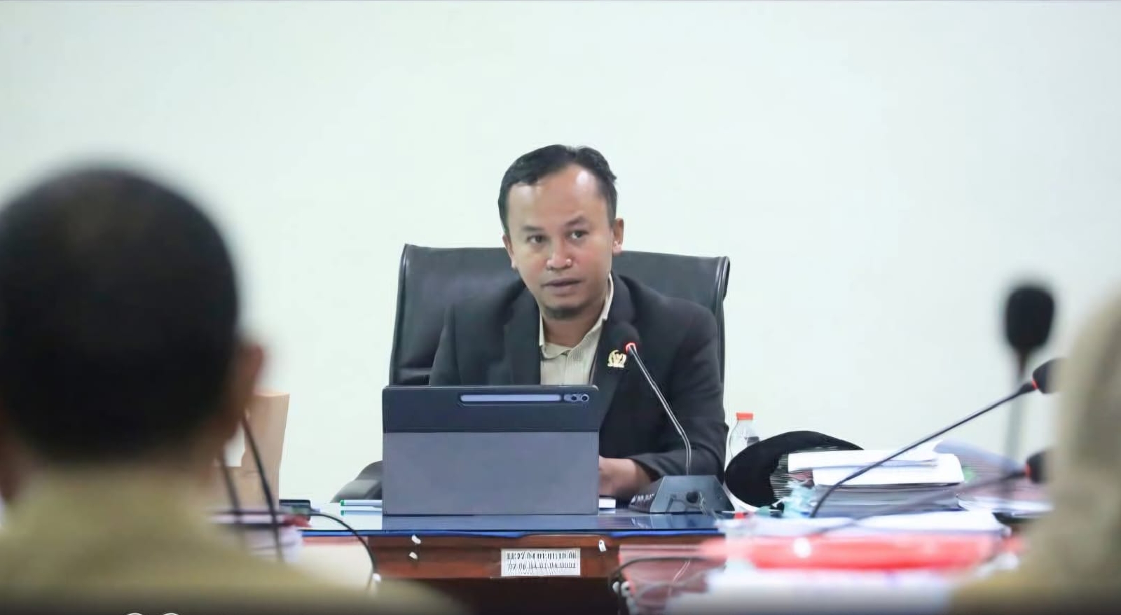 Anggota DPRD Bulukumba dari Fraksi PKS, Rizal Sarib, menyoroti kebijakan mutasi guru dan kepala sekolah yang dinilai terlalu jauh dari tempat tinggal di Kabupaten Bulukumba.