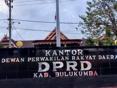 DPRD Bulukumba mengundang PT PLN Persero UP3 Bulukumba dalam Rapat Dengar Pendapat untuk membahas pemadaman listrik di RSUD Bulukumba serta optimalisasi pelayanan publik, Senin 27 April 2026.