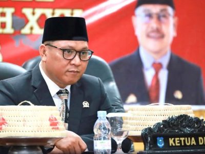Wakil Ketua I DPRD Bulukumba Fahidin HDK menghadiri Upacara Hari Otonomi Daerah ke-XXX Tahun 2026 di Ruang Pola Kantor Bupati Bulukumba bersama jajaran Forkopimda dan OPD.