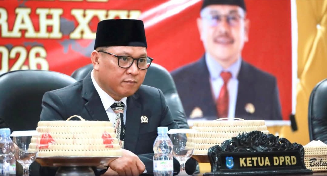 Wakil Ketua I DPRD Bulukumba Fahidin HDK menghadiri Upacara Hari Otonomi Daerah ke-XXX Tahun 2026 di Ruang Pola Kantor Bupati Bulukumba bersama jajaran Forkopimda dan OPD.