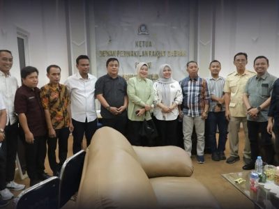 Ketua DPRD Bulukumba Umy Asyiatun Khadijah menerima kunjungan konsultasi Pansus LKPJ DPRD Takalar terkait pembahasan rekomendasi LKPJ Bupati Tahun 2025 di ruang pertemuan DPRD Bulukumba, Rabu 29 April 2026.
