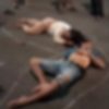 Tim rescue Pemuda Pancasila mengevakuasi korban perempuan kecelakaan sepeda motor di kawasan Bundaran Pinisi, Kabupaten Bulukumba, Selasa malam.