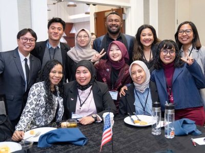 Andi Reski Anggraini menyampaikan gagasan integrasi kearifan lokal Kajang Bulukumba dalam industri kopi berkelanjutan global pada YSEALI Fellows Forum.