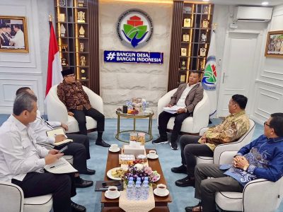 Pertemuan Bupati Bulukumba Andi Muchtar Ali Yusuf dengan Menteri Desa Yandri Susanto membahas program desa tematik di Jakarta