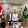 Bupati Bulukumba, Andi Muchtar Ali Yusuf bersama Menteri Agraria dan Tata Ruang/Kepala Badan Pertanahan Nasional (ATR/BPN), Nusron Wahid, yang berlangsung di Kantor Kementerian ATR/BPN, Jakarta, Kamis, 16 April 2026.