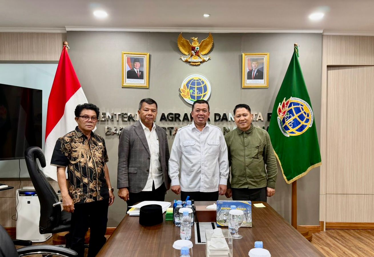 Bupati Bulukumba, Andi Muchtar Ali Yusuf bersama Menteri Agraria dan Tata Ruang/Kepala Badan Pertanahan Nasional (ATR/BPN), Nusron Wahid, yang berlangsung di Kantor Kementerian ATR/BPN, Jakarta, Kamis, 16 April 2026.